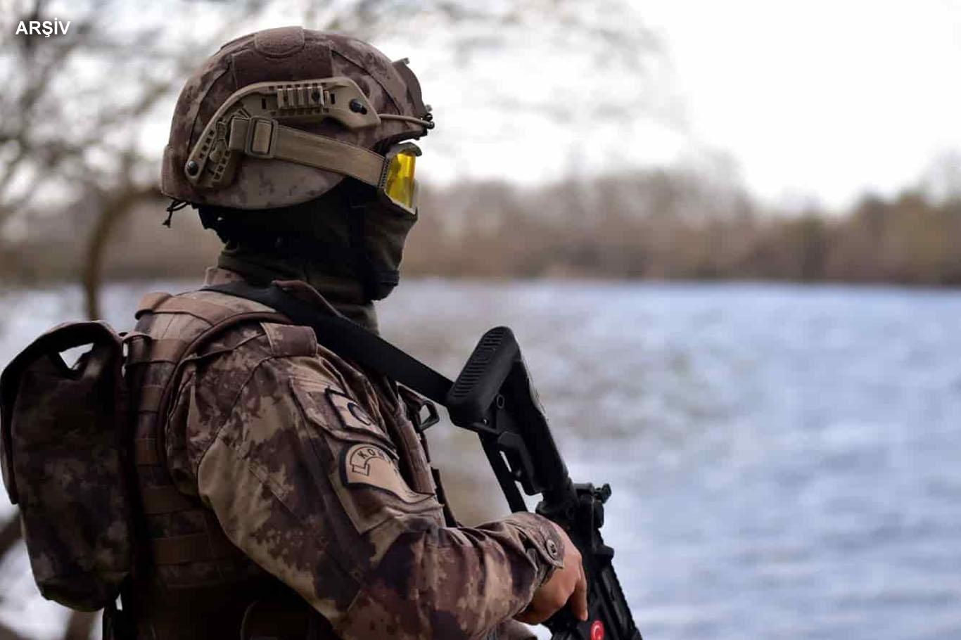 Edirne Valiliği: Yunanistan, polis botumuza taciz ateşi açtı Edirne Valiliği: Yunanistan, polis botumuza taciz ateşi açtı
